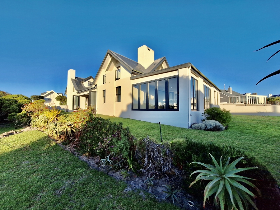 4 Bedroom Property for Sale in Grotto Bay Western Cape